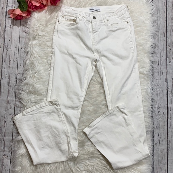 ZARA White Flare Leg Jeans sz 4 - Picture 1 of 9
